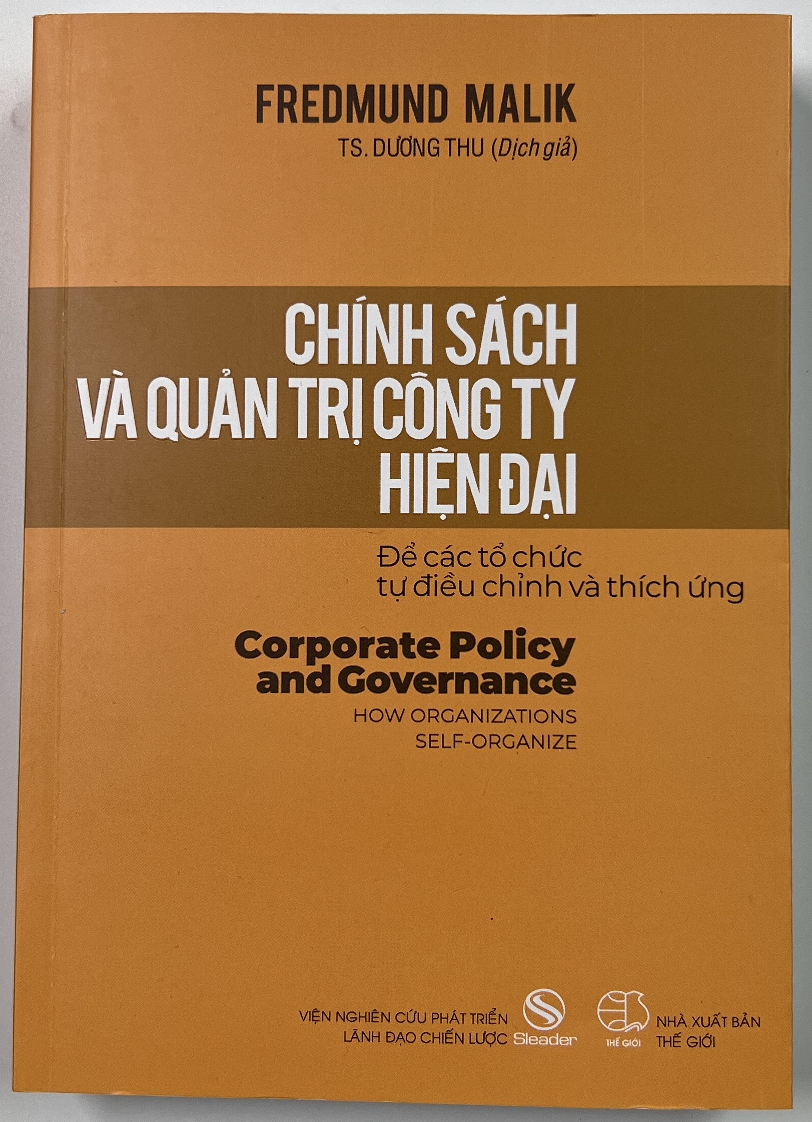 Sách - Chính Sách Và Quản Trị Công Ty Hiện Đại - Để Các Tổ Chức Tự Điều Chỉnh Và Thích Ứng