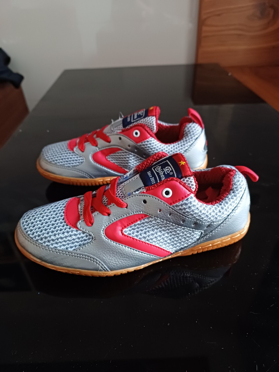 Giày cầu lông bóng chuyền chạy bộ nam nữ mã 005 đế khâu, ôm chân, da mềm thoáng khí