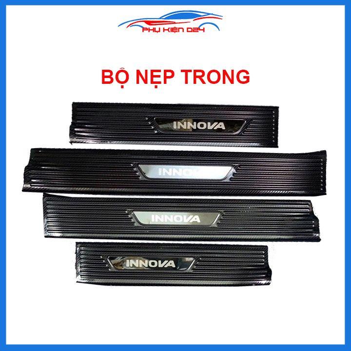 Bộ nẹp bước chân trong ngoài vân Cacbon xe Innova 2017-2018-2019-2020 chống trầy làm đẹp ô tô