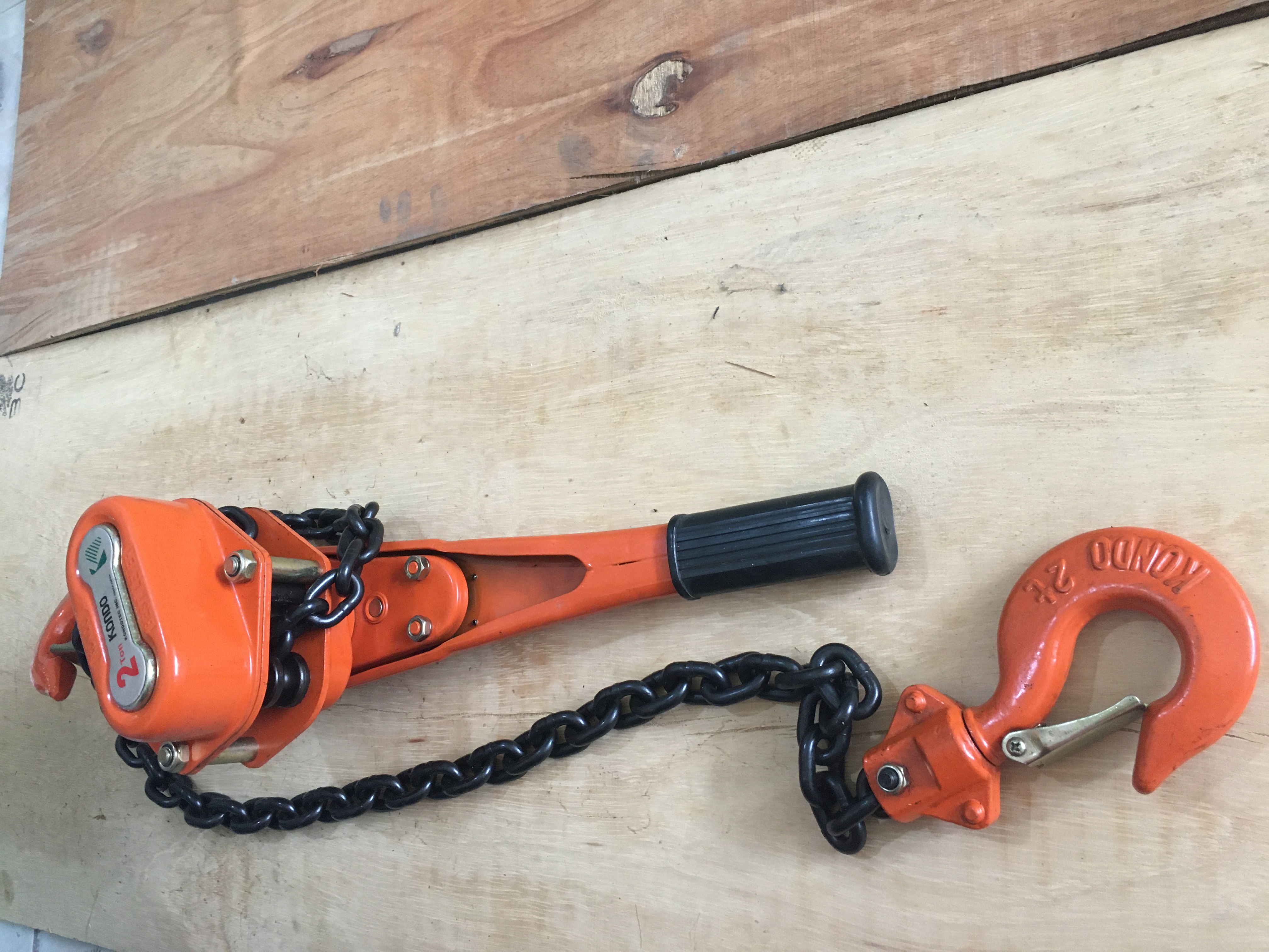 Palang Xích Lắc Tay 2 tấn x 1.5 mét Chất Lượng Cao