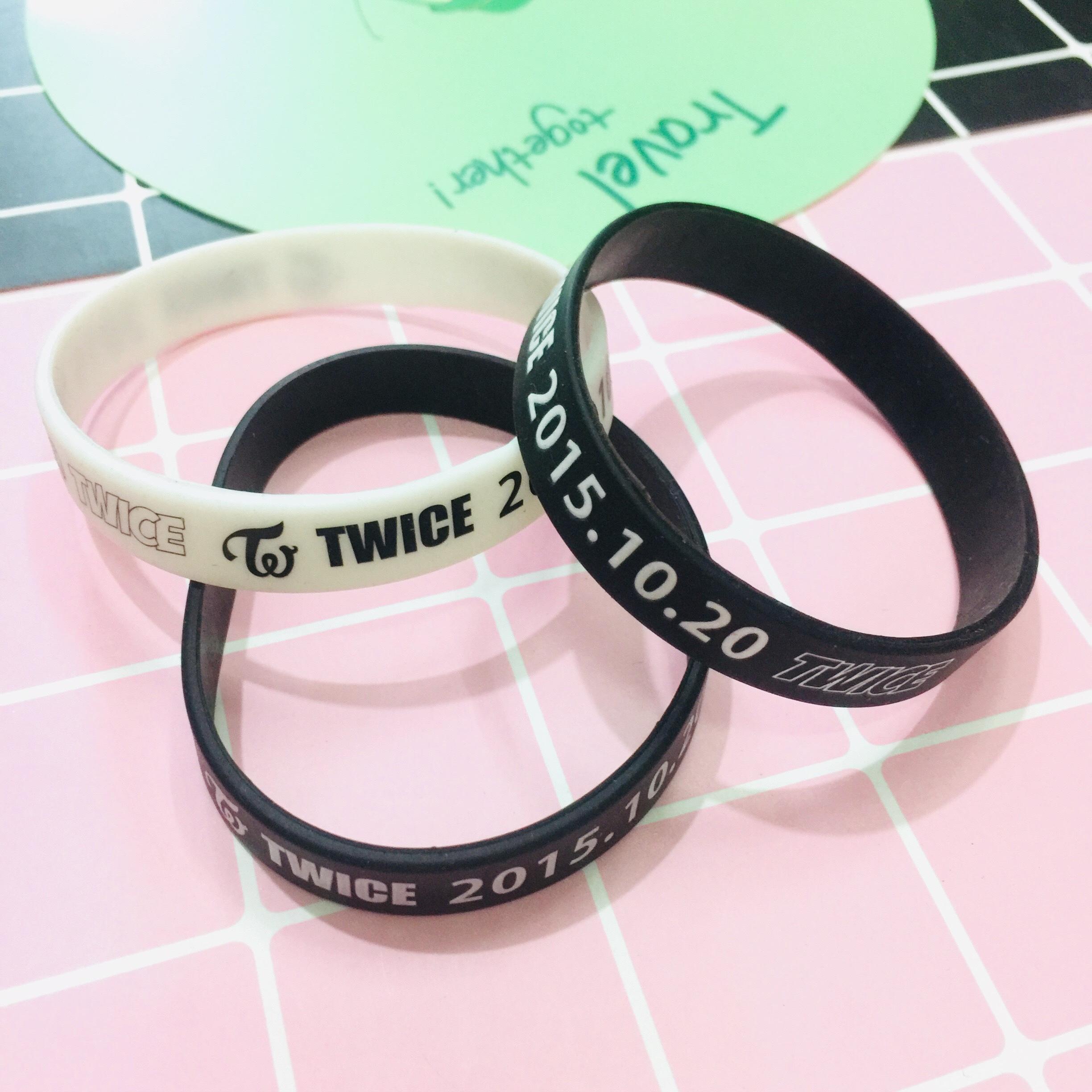 COMBO 5 VÒNG TAY. LẮC TAY CAO SU  TWICE KPOP