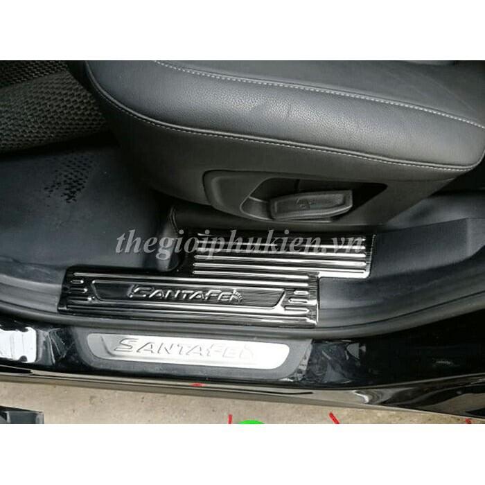 Bộ Ốp bậc, Nẹp bước chân Hyundai Santafe 2019 – Mẫu Titan