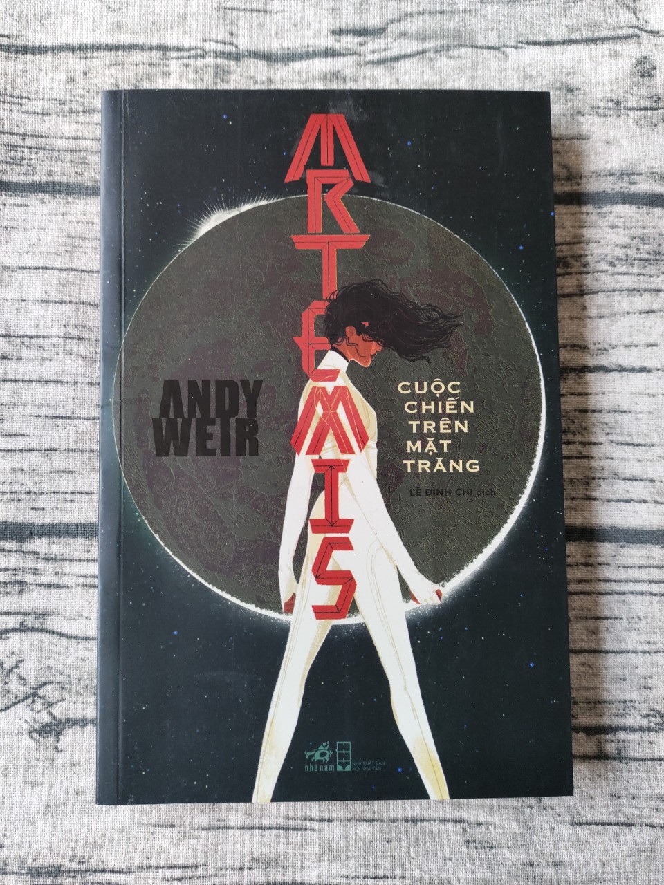 Artemis - Cuộc Chiến Trên Mặt Trăng