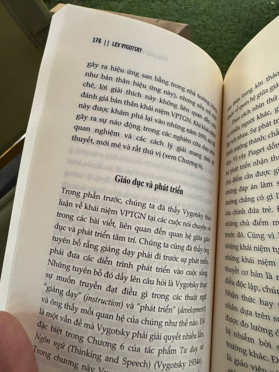 LEV VYGOTSKY TƯƠNG TÁC XÃ HỘI-VĂN HÓA TRONG GIÁO DỤC – René van der Veer – Nguyễn Viết Dũng &amp; Hoàng Hưng dịch - NXB Tri Thức