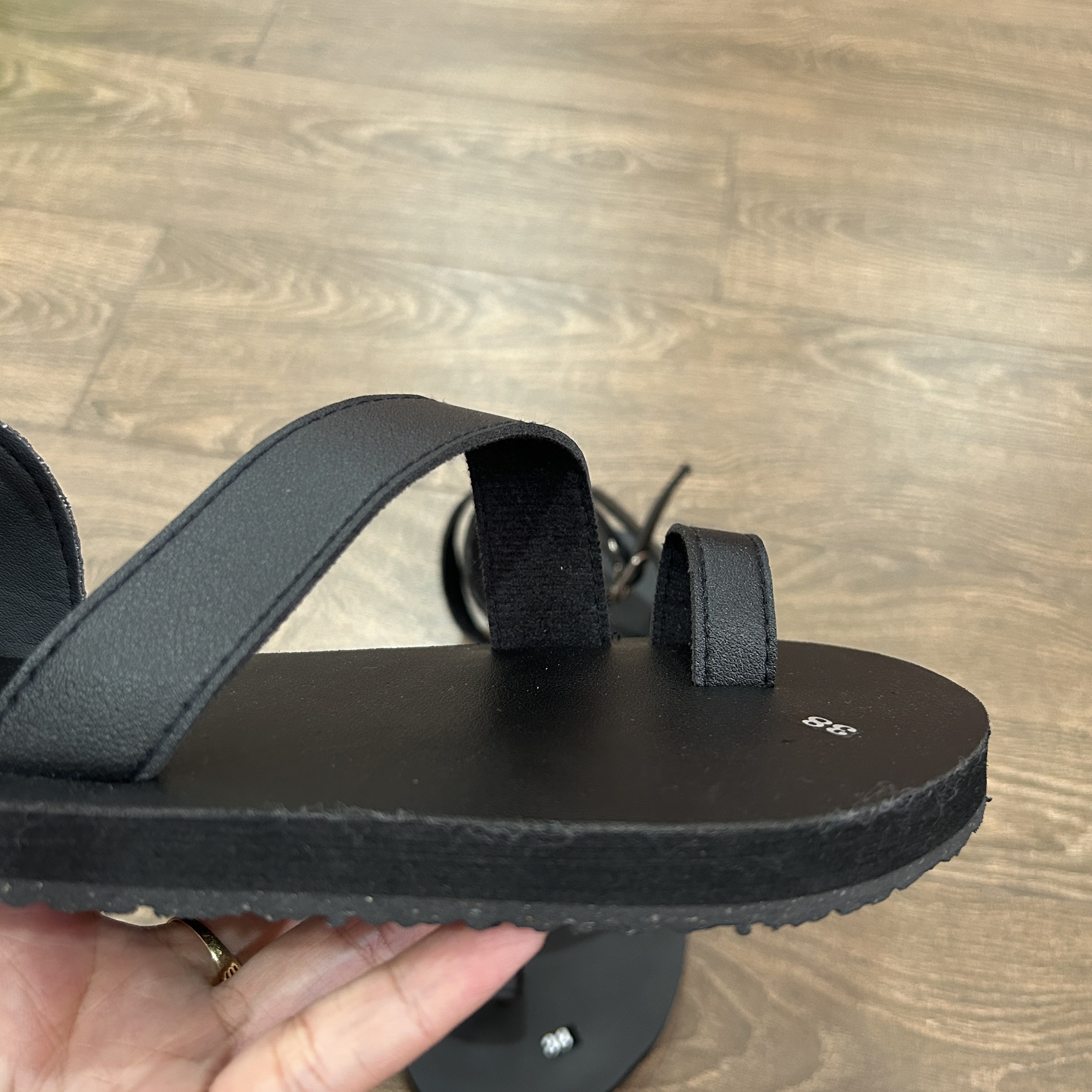 Dép sandal Nữ quai da mềm Đế bệt Cao Su ôm chân LYNA Sandal mã SD34