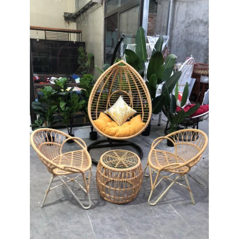 Bộ bàn ghế ngồi ngoài trời sân vườn giá thật