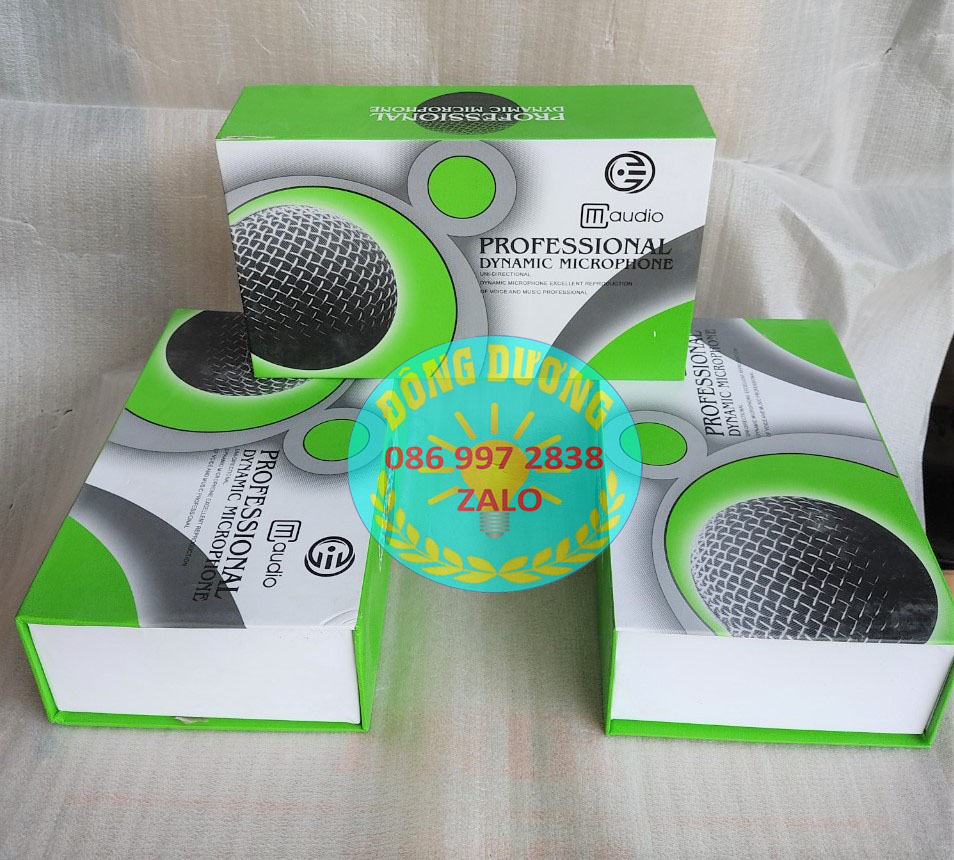 MICRO KARAOKE CÓ DÂY CM880 - HÚT MẠNH HÁT NHẸ - DÂY 6 MÉT - HÀNG CHÍNH HÃNG