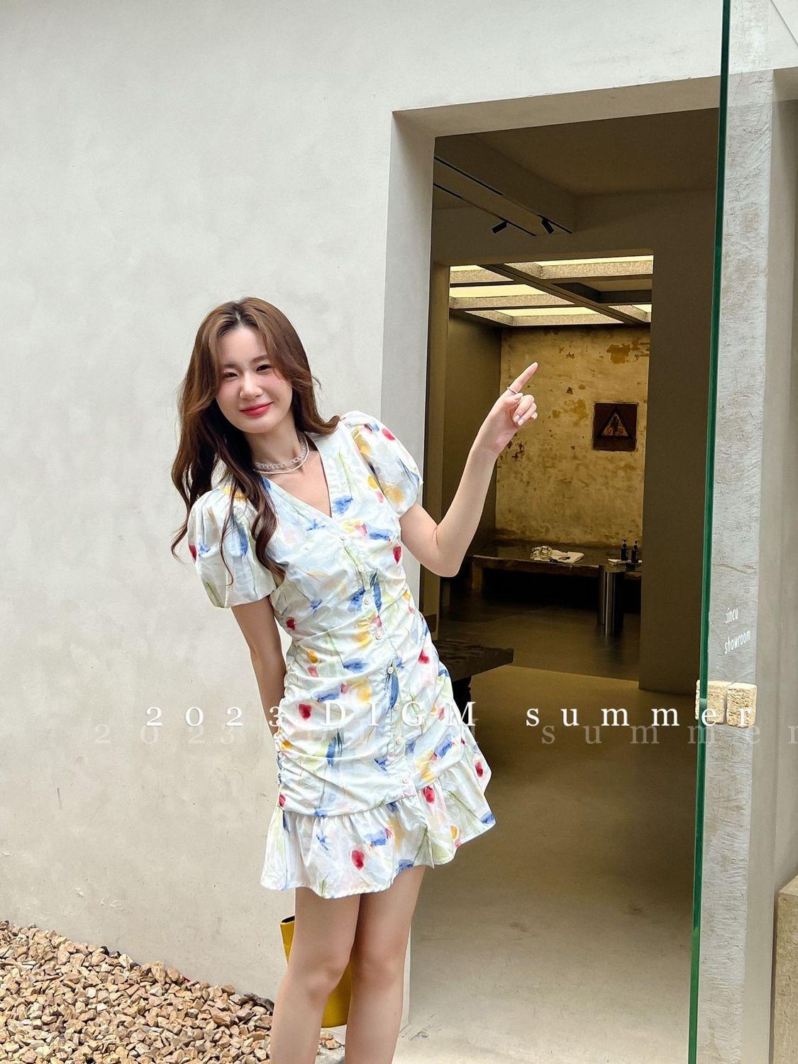 TOBE1SHOP Phong cách Pháp Vintage tranh sơn dầu xếp li váy mùa hè V cổ thắt lưng hiển thị gầy khí chất cao cấp cảm giác váy nhỏ