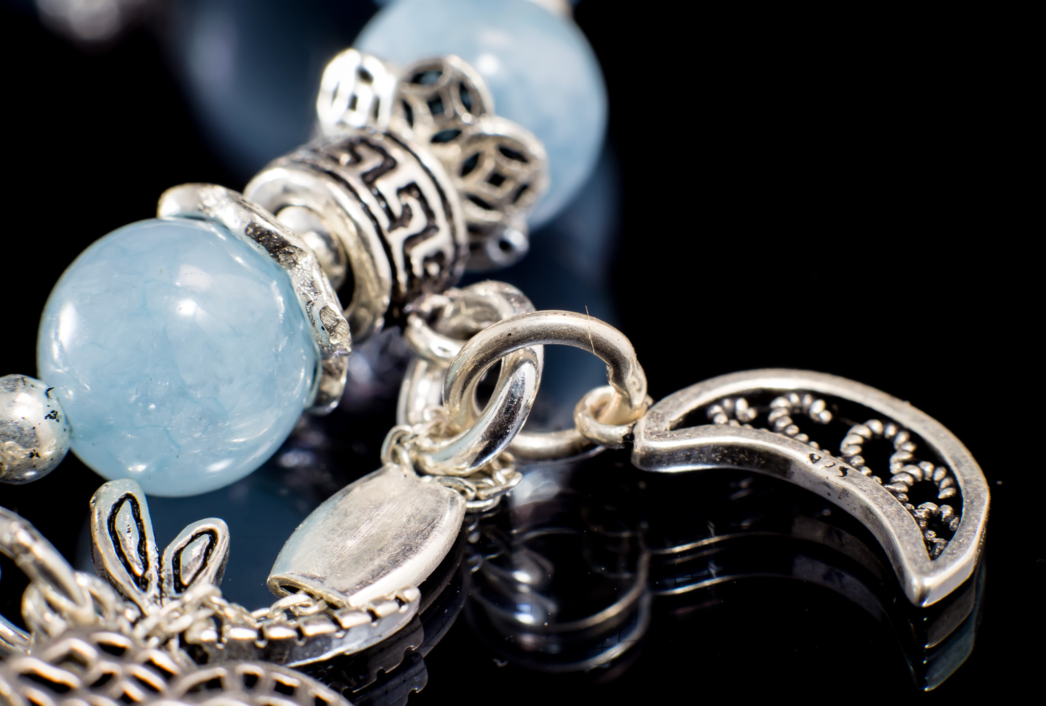 Vòng tay phong thủy Aquamarine thiên nhiên AAAA BlackMount #VT023