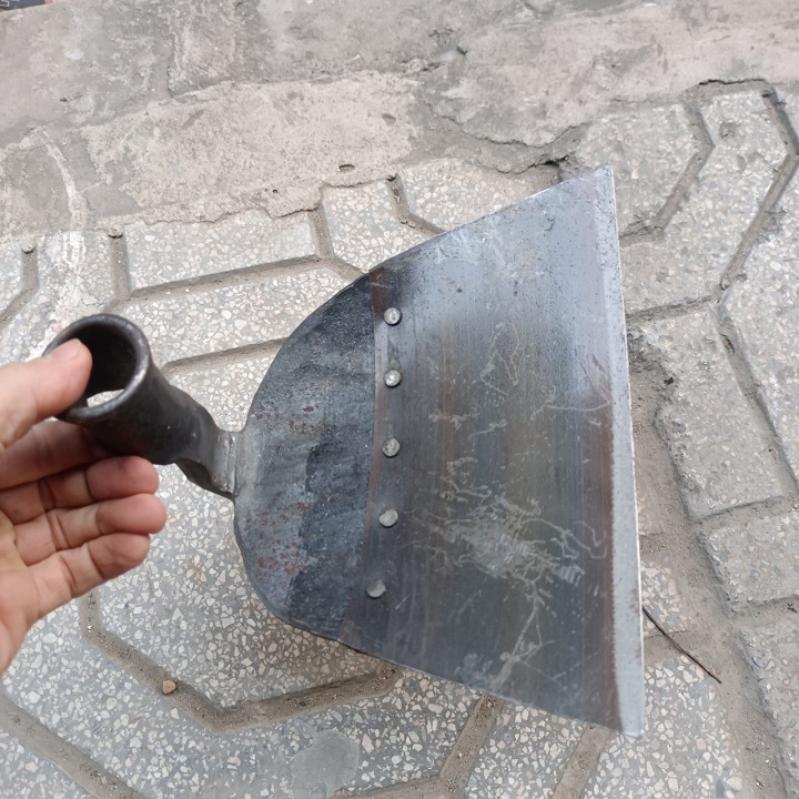 Cuốc làm vườn không cán lưỡi thép chuyên dùng xới cỏ
