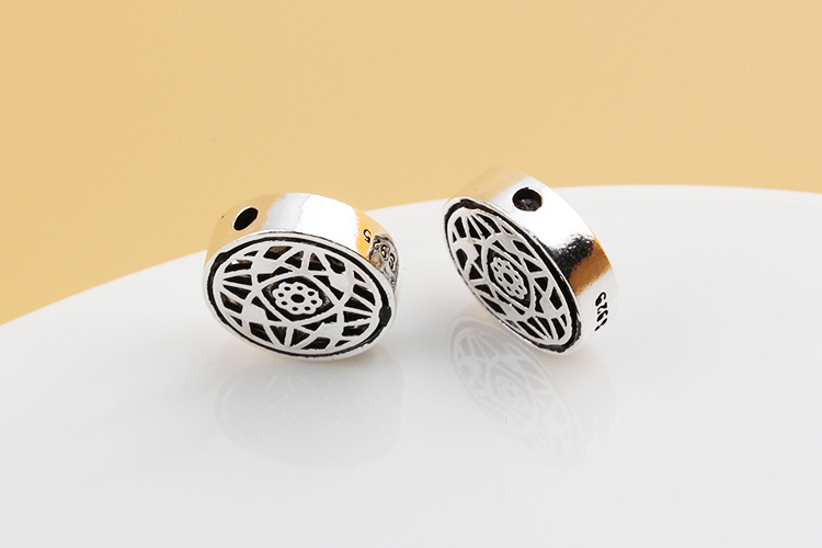 1 Cái Charm bạc tròn xỏ ngang hoa văn - Ngọc Quý Gemstones