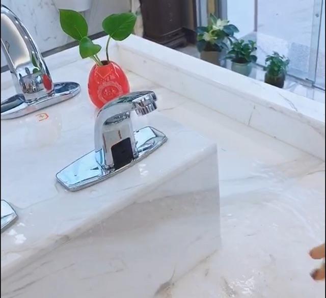 Vòi lavabo cảm ứng HK-2110