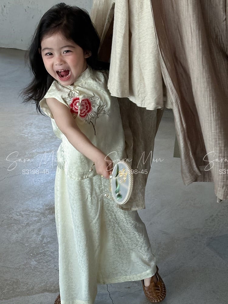 Pháp phục bà ba đồ truyền thống cho bé gái từ 10-35kg chất lụa mềm mát