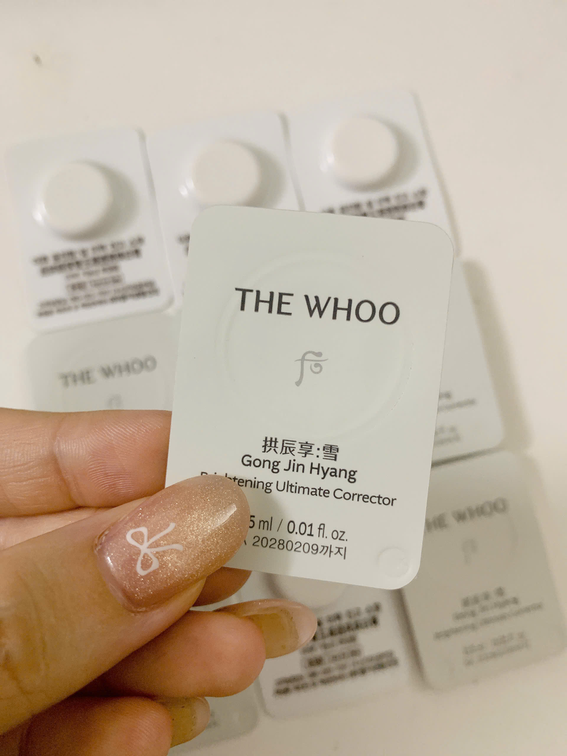 Combo 10 vỉ cao làm mờ nám Whoo GJH Seol Ultimate Corrector 0.5ml