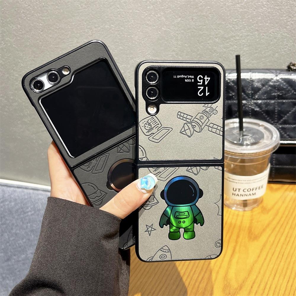 Ốp Lưng Da Astronauts Cho Samsung Galaxy Z Flip 5 / Z Flip 4 Khắc Laser - BUM STORE GALAXY CASE - XÁM TRẮNG, XÁM TRẮNG