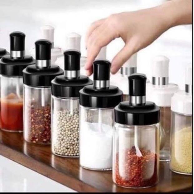 Hũ, lọ đựng gia vị kèm thìa suêu tiện dễ sử dụng, đồ dùng nhà bếp