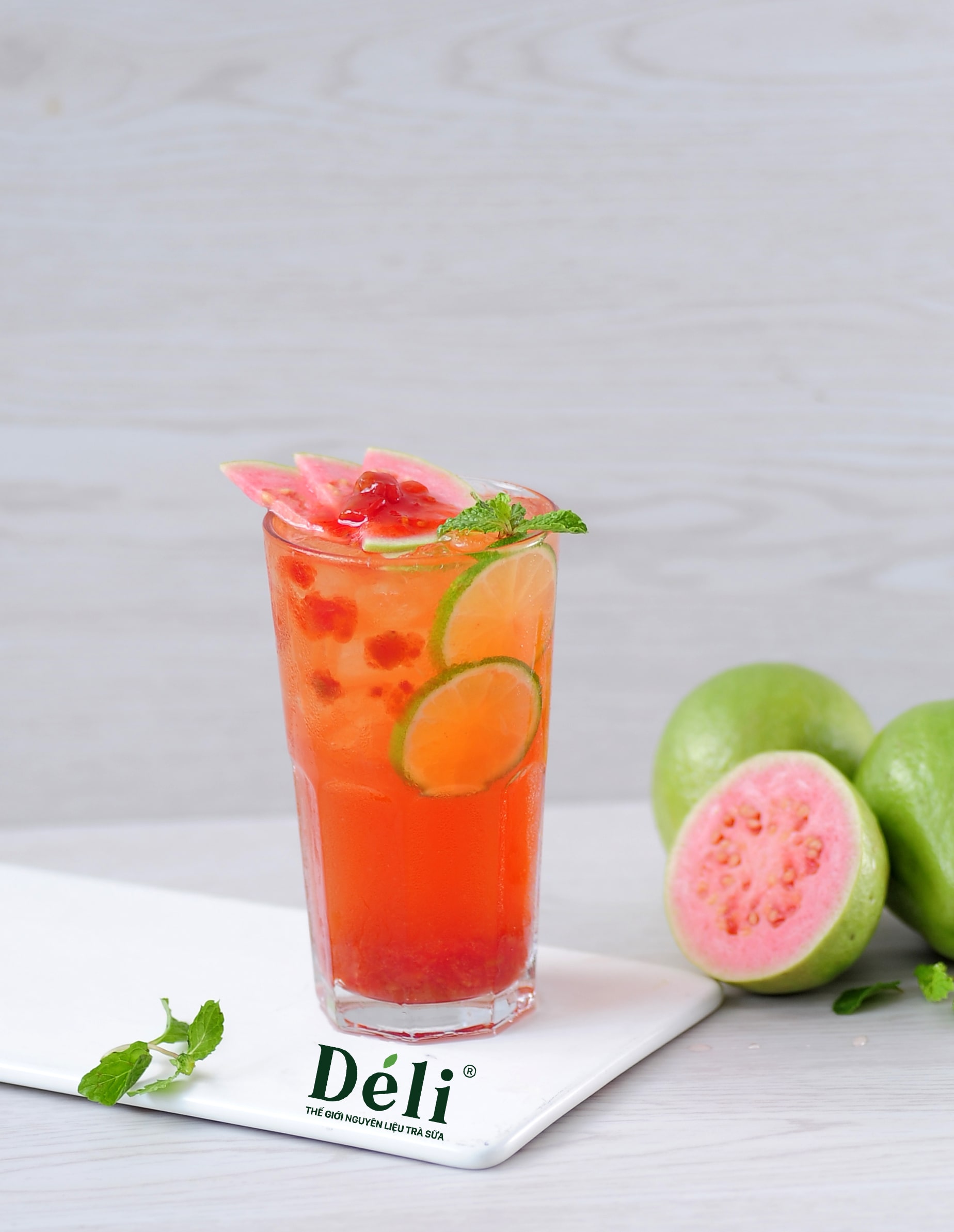 Siro ổi hồng Déli - 350ml - đậm đặc, chuyên dùng pha chế trà trái cây, soda