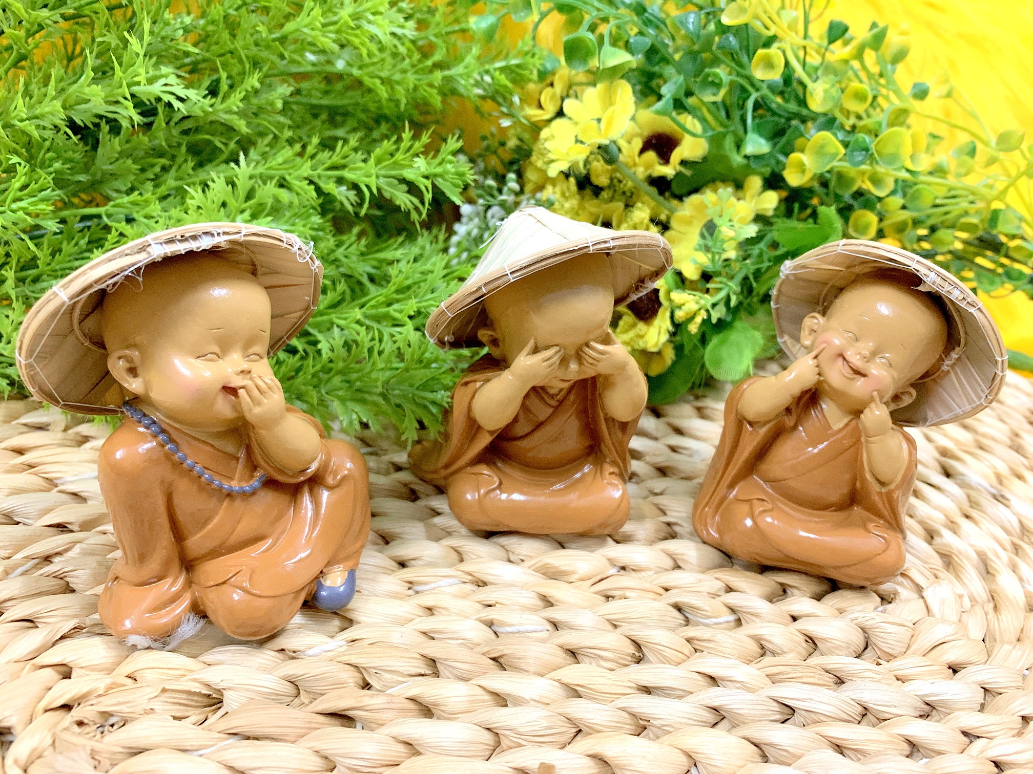Chú tiểu Hoan Hỉ Tài Lộc Đội Nón Lá Việt Nam