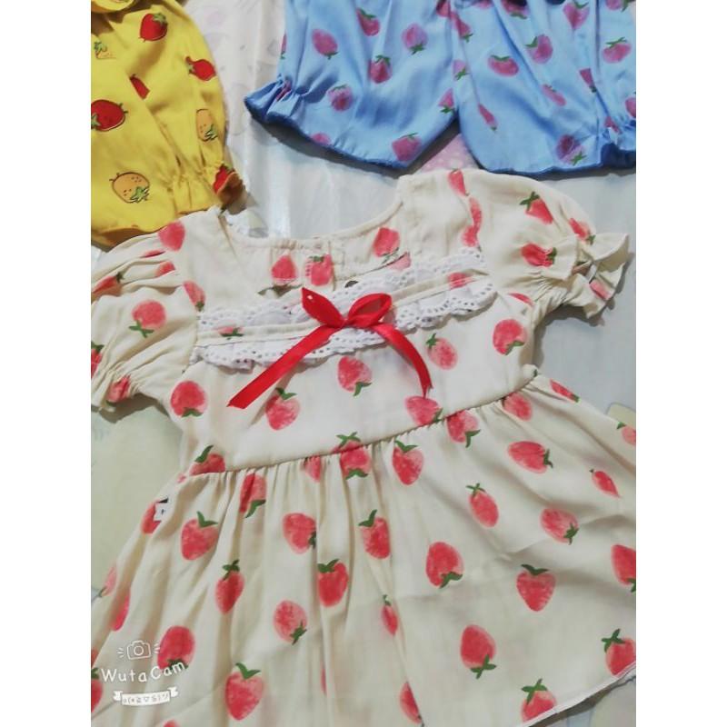 Bộ dâu tây dáng peplum xòe cho bé gái