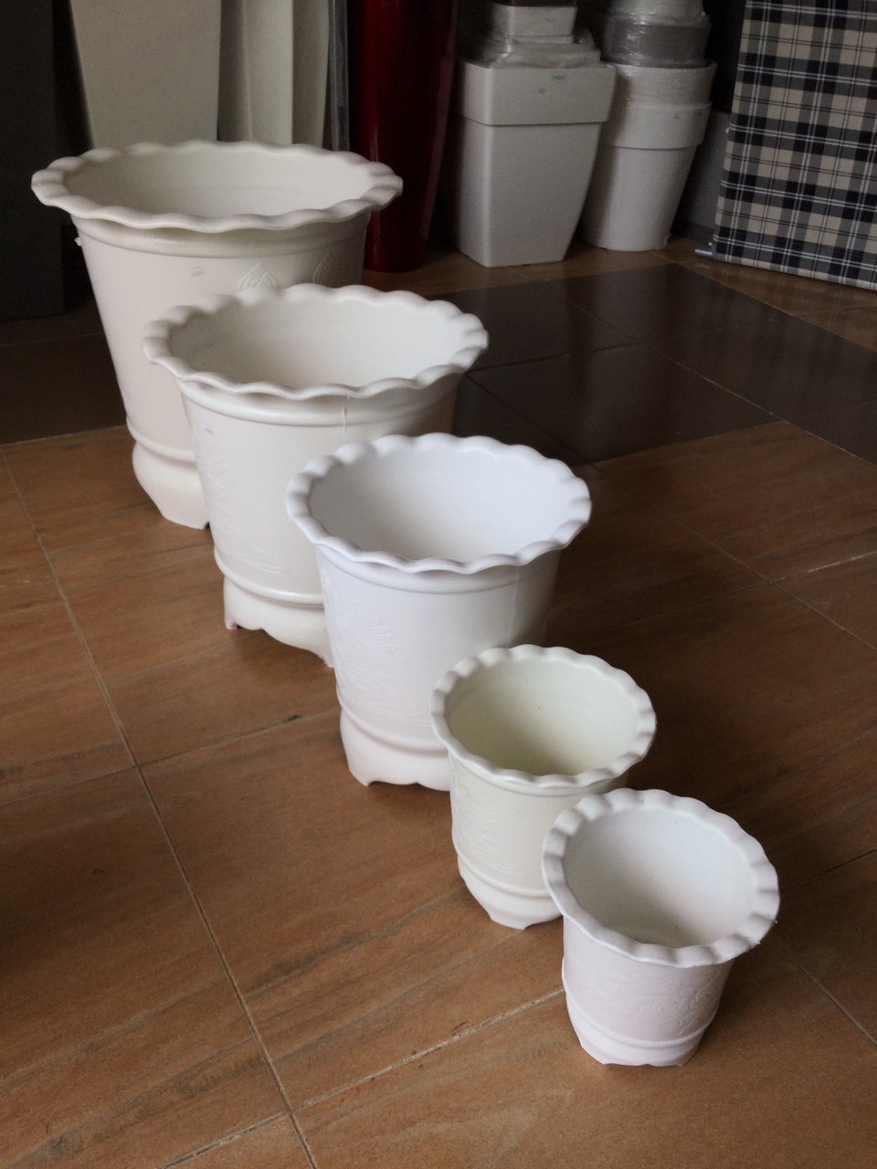 Chậu nhựa tròn 4 chân - 5 SIZE