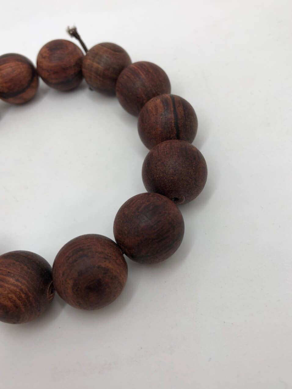 Vòng tay gỗ sưa tự nhiên loại đẹp nhiều dầu size16ly