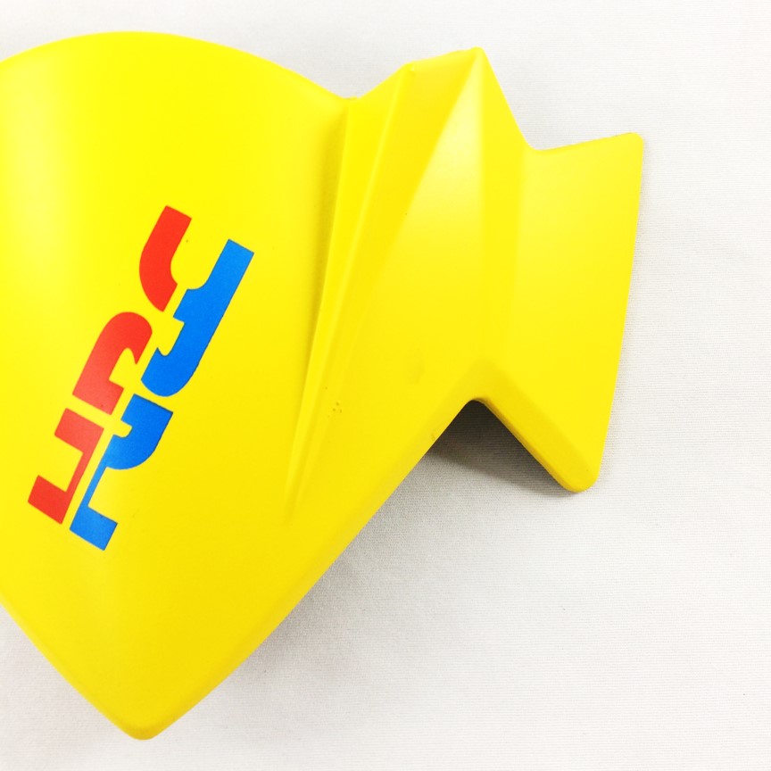 Ốp đầu xe Winner màu vàng