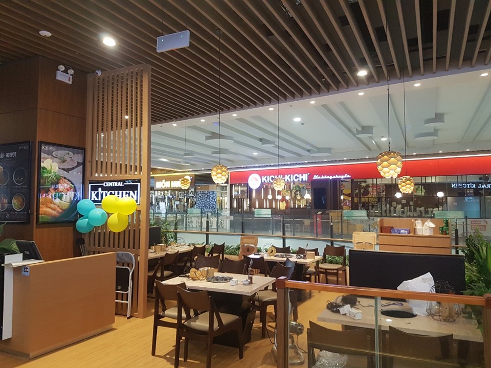Đèn gỗ trang trí quả thông độc đáo
