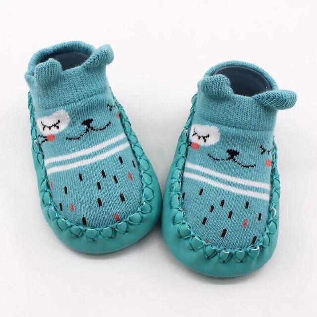 Giày, vớ tập đi có chống trượt cho bé