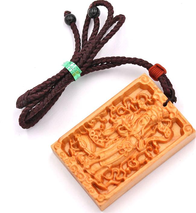 Vòng Cổ Mặt Gỗ Hoàng Đàn Khắc Hình Thần Tài MG36