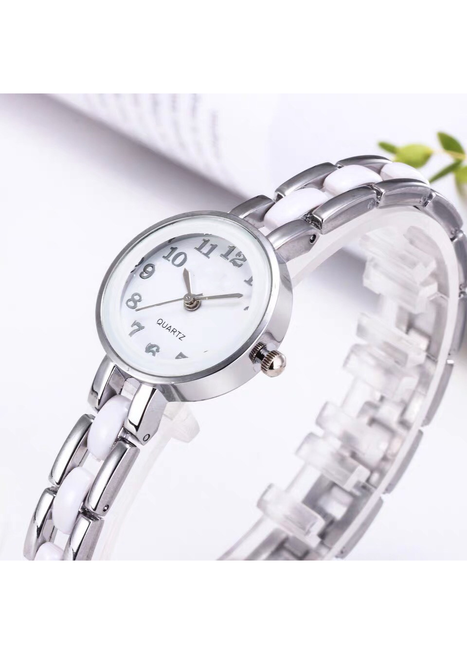 Đồng hồ đeo tay nữ thời trang hàn quốc cực đẹp viconi DH52