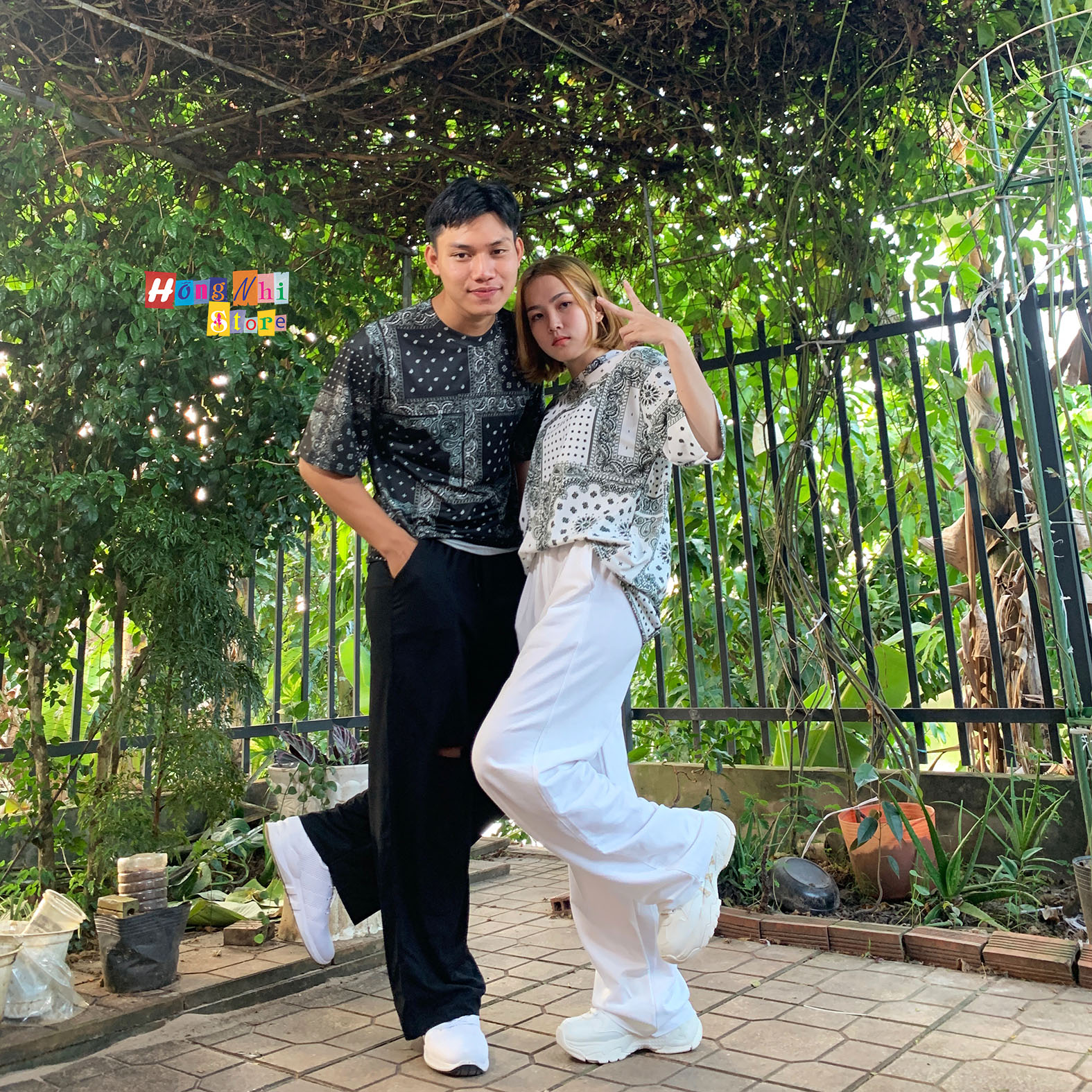 Quần Ống Rộng Rách Gối Màu Đen Lưng Thun Culottes Ulzzang Unisex - MM