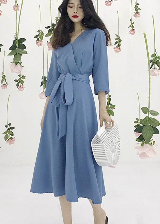 Đầm xòe tay lỡ vạt xéo kèm đài rời D025