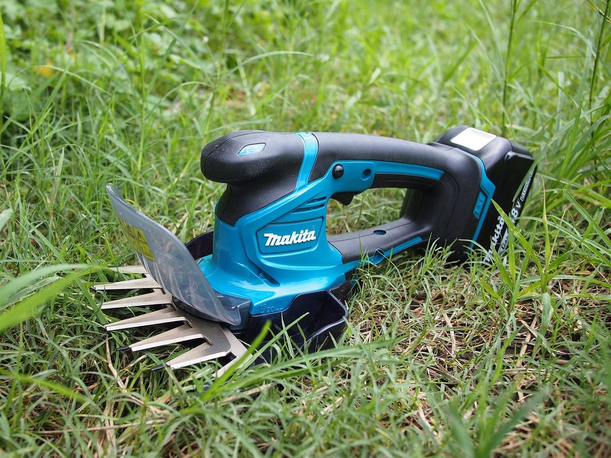 MÁY TỈA HÀNG RÀO DÙNG PIN 160 MM MAKITA DUM604Z - HÀNG CHÍNH HÃNG