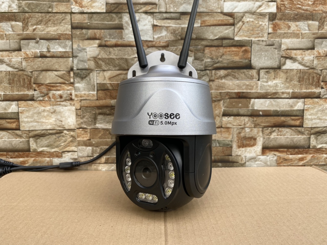 Camera IP Ngoài trời Yoosee PTZ 2 Râu FullHD 1080P 6 LED trợ sáng, 4 LED hồng ngoại, đàm thoại 2 chiều, hỗ trợ xoay 360 Hàng Nhập Khẩu