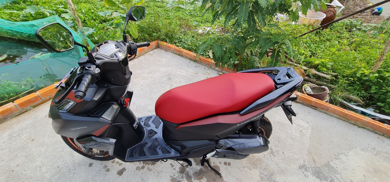 ỐP KÉT NƯỚC DÙNG CHO XE VARIO 160 - VARIO 2022 2023 CACBON