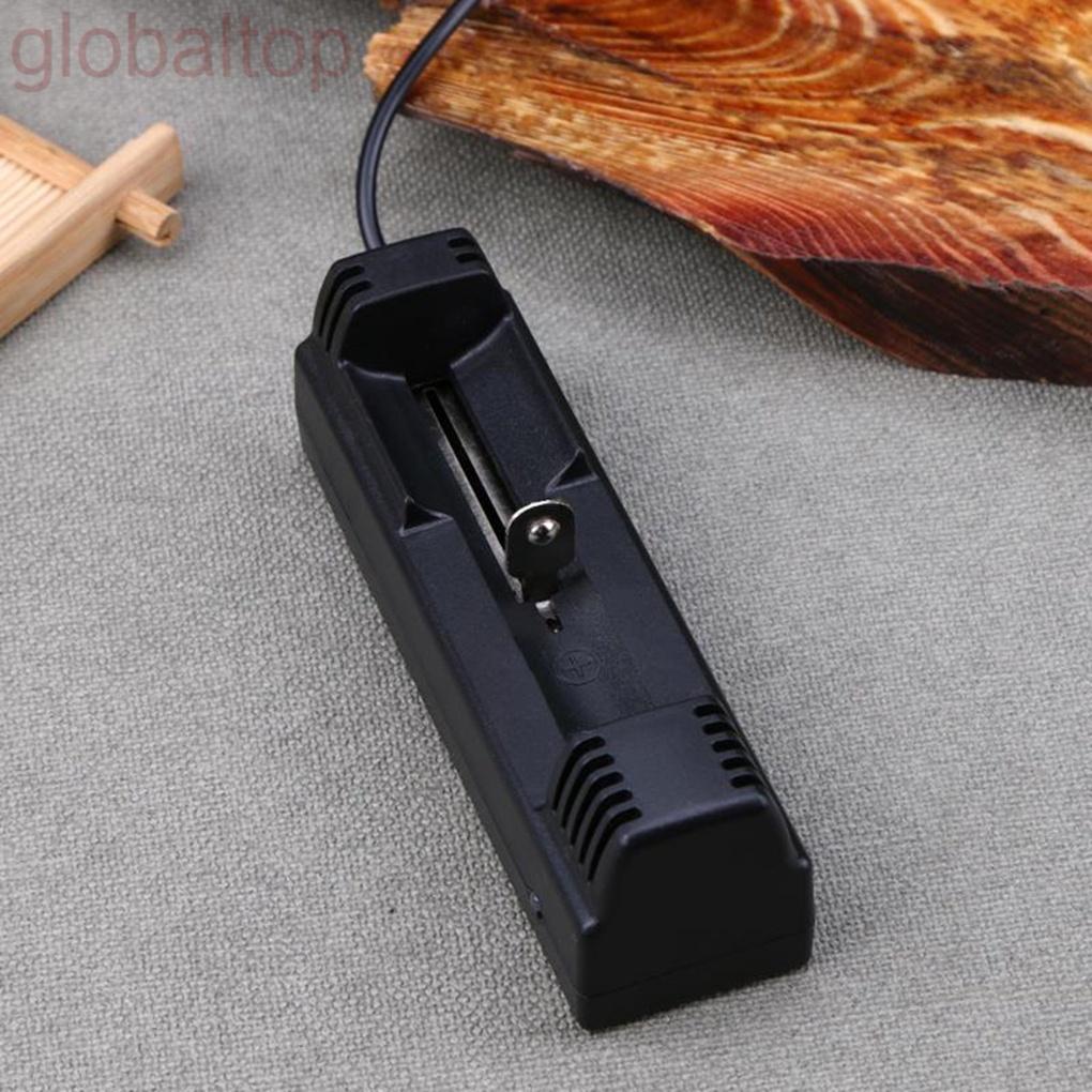 Cục sạc pin Lithium Polymer 18650 cổng USB tiện dụng