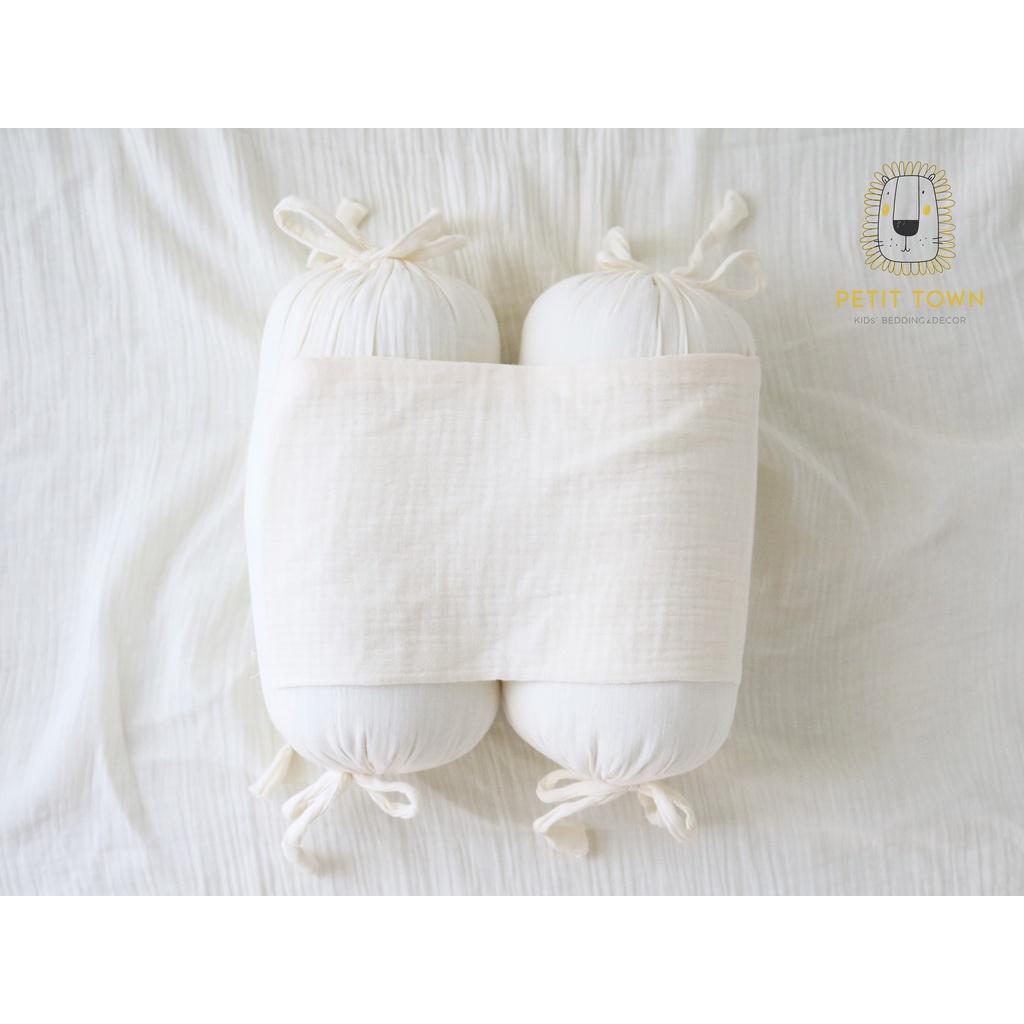 Gối chặn em bé, gối xô muslin cotton, ruột bông, gối chặn trẻ sơ sinh Petit Town