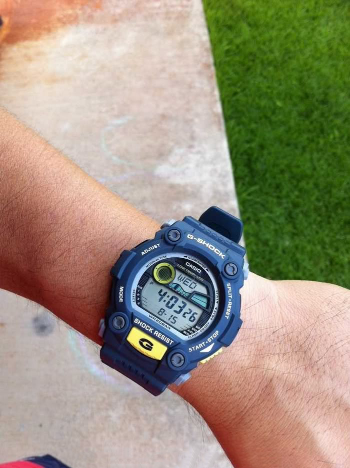 Đồng hồ nam dây nhựa Casio G-SHOCK G-7900-2DR