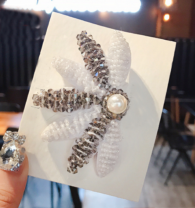 Kẹp tóc IU trong De Luna Hotel thời trang  KAH154