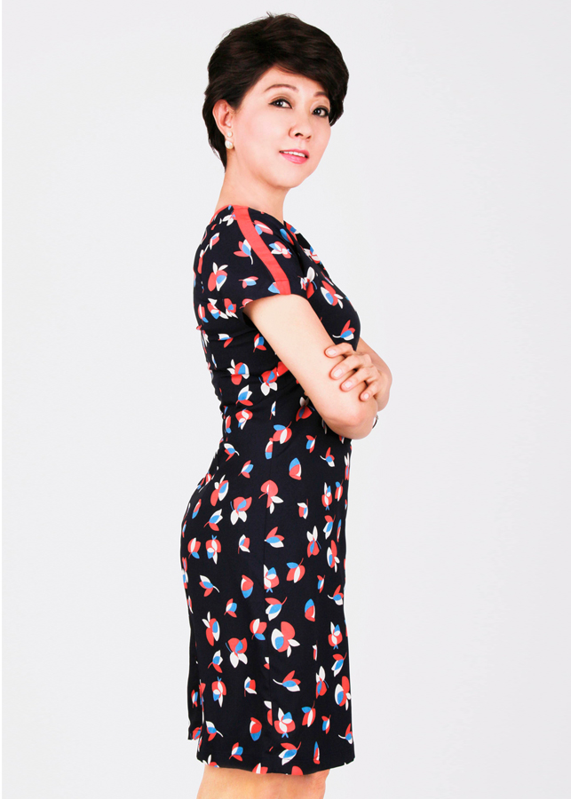 Đầm Voan Hoa Nền Cổ Cam UGETHER UPAR31 Size M