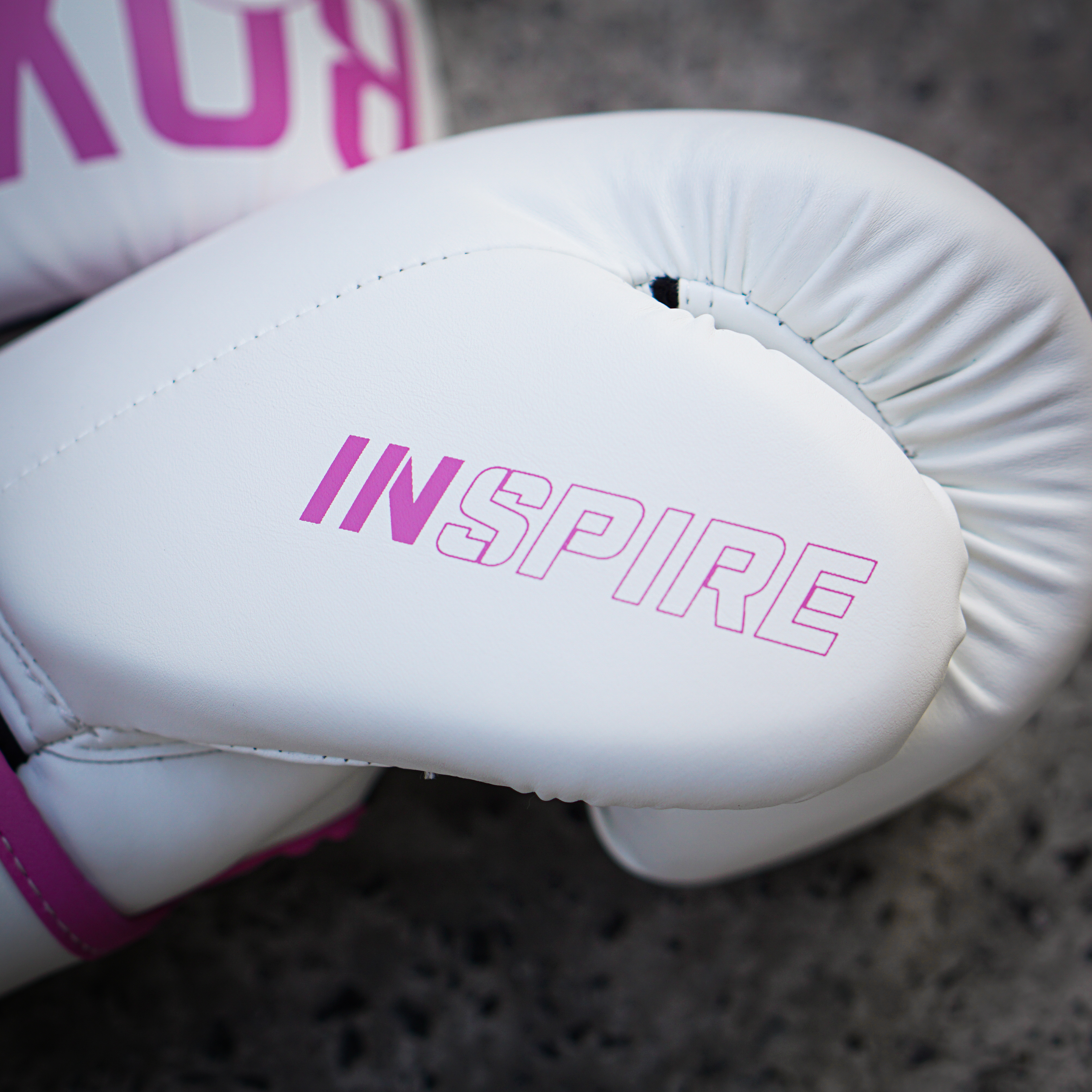 Găng tay Boxing Saigon Inspire - White/Pink