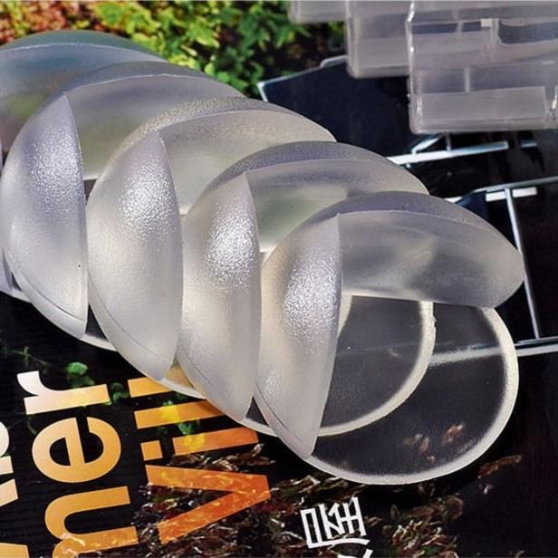 4 Miếng silicon bịt góc bàn bảo đảm an toàn cho trẻ .