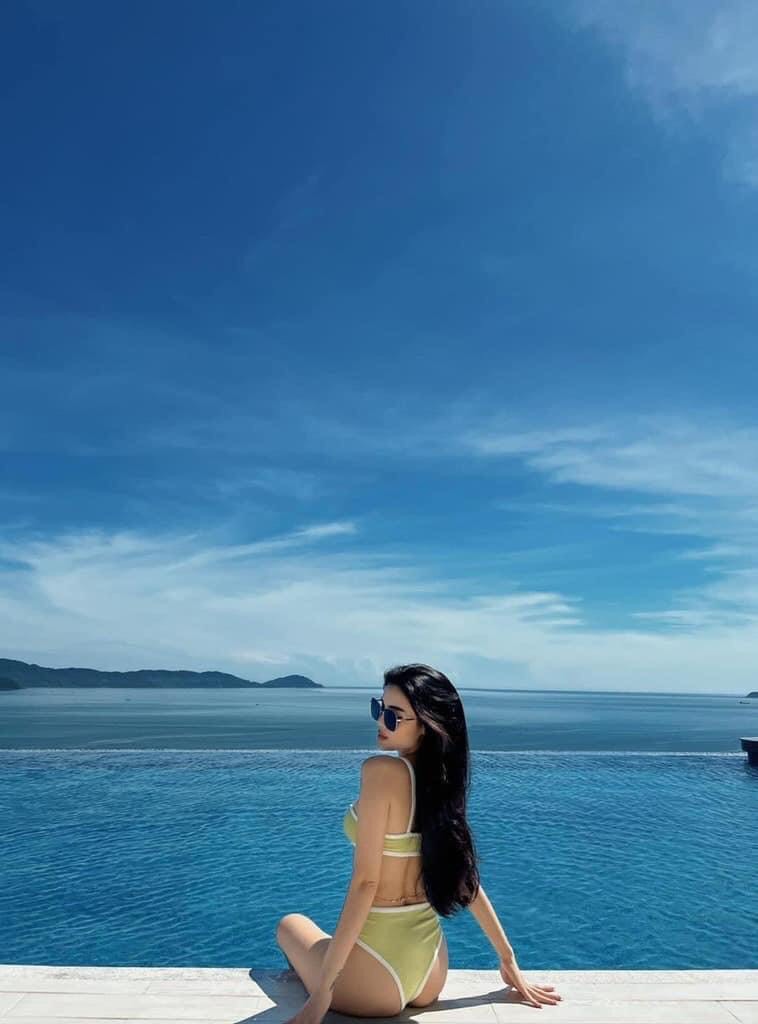 Bikini hai mảnh nhiều màu sắc - tự tin khoe vóc dáng