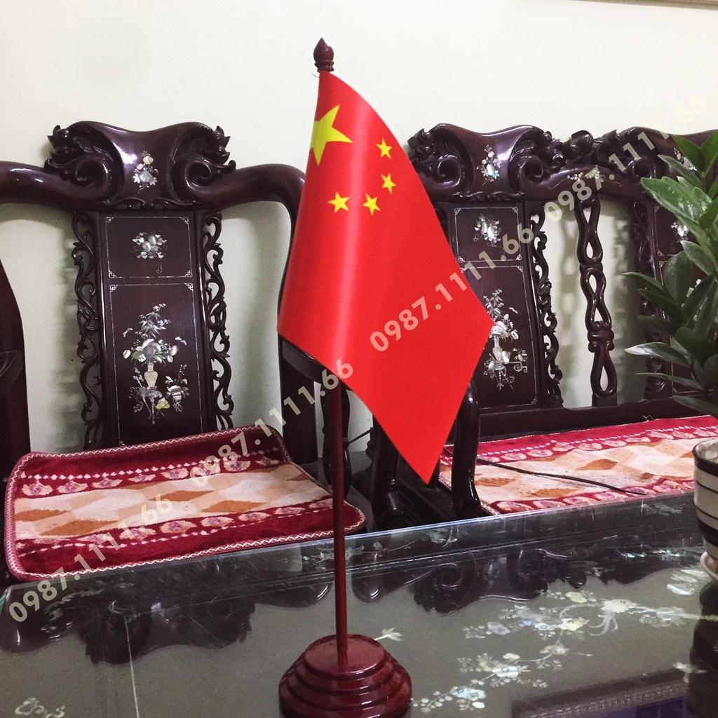 Cờ Để Bàn Đế gỗ Cắm 1 cờ In Kỹ Thuật Số 3D Chất Liệu Vải Phi Bóng