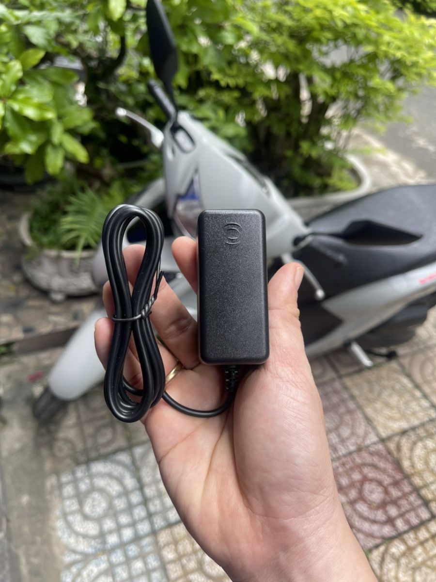Nguồn 5V-2A Cổng Micro Usb Chui Dẹp Sử Dụng Cho Camera Ip Và Các Thiết Bị Điện Tử