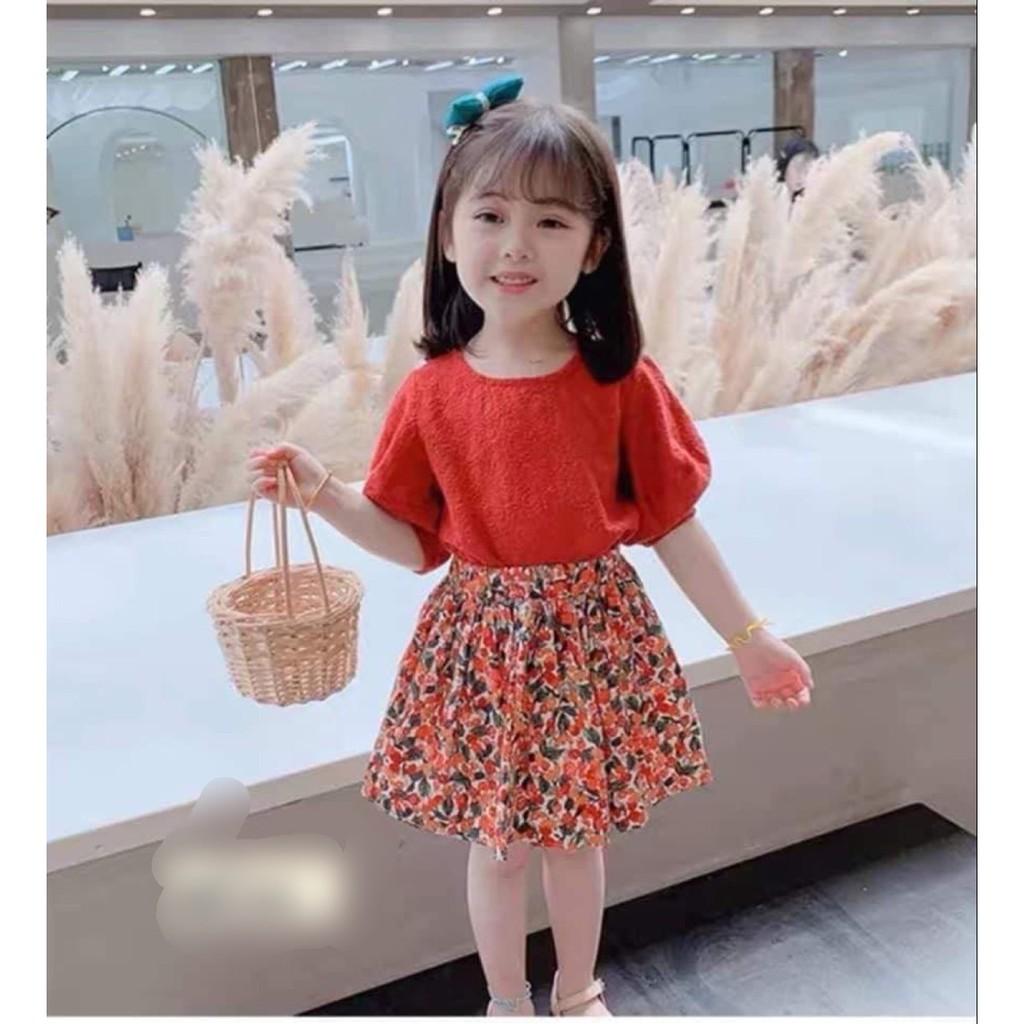 Bộ Bé Gái Chân Váy Hoa Nhí Kèm Áo Thô thêu Dễ Thương