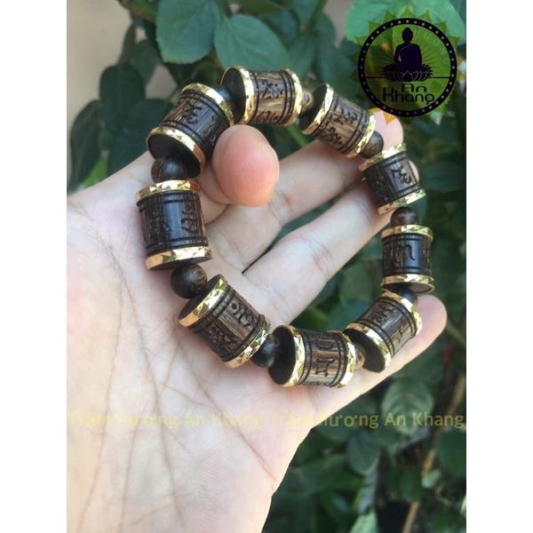 Vòng tay trầm hương sánh chìm khắc chú Tây tạng cao cấp .