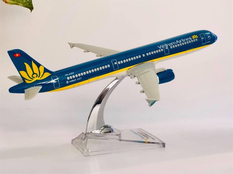 Mô hình máy bay Vietnam Airlines Airbus A350 32 cm cao cấp