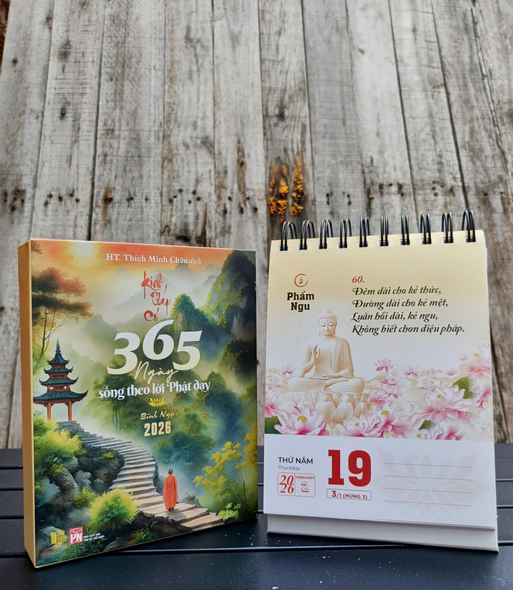 Sách Lịch Bính Ngọ 2026 - Kinh Pháp Cú - 365 Ngày sống theo lời Phật dạy