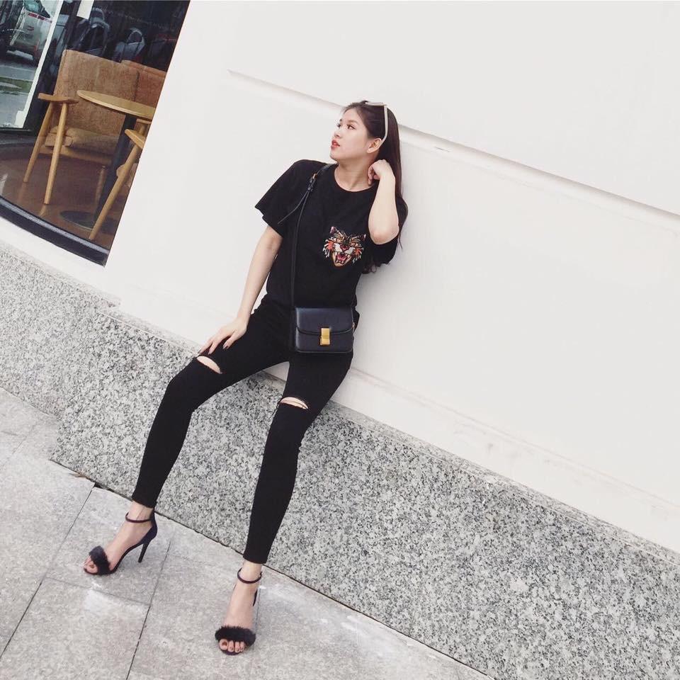 Quần Jean Nữ Rách Gối Đen - Co giãn Tốt